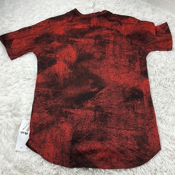 NWT Lululemon Lab Element Tee Pixel Red - Picture 6 of 6